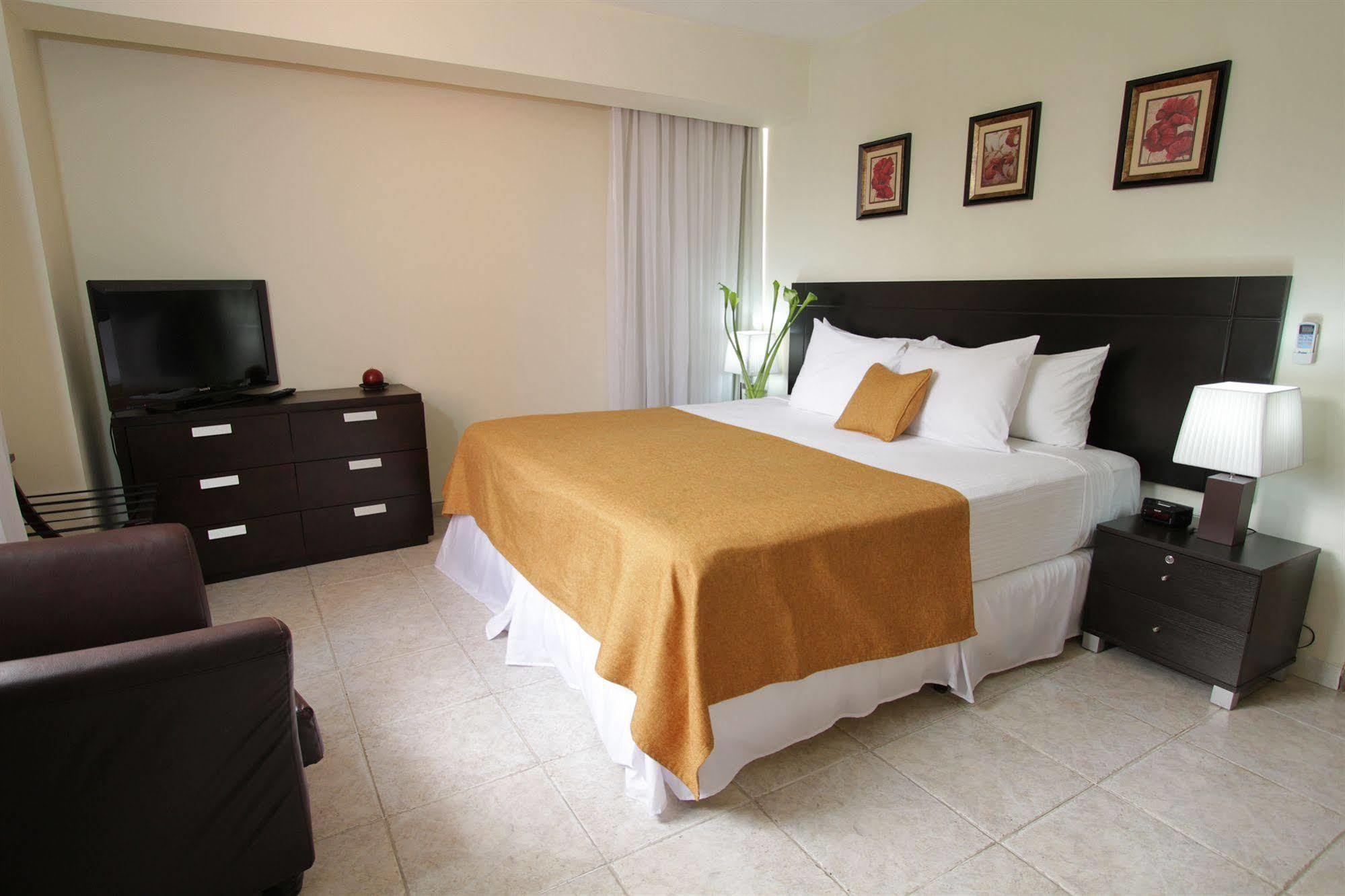 Az And 4* Panama City
