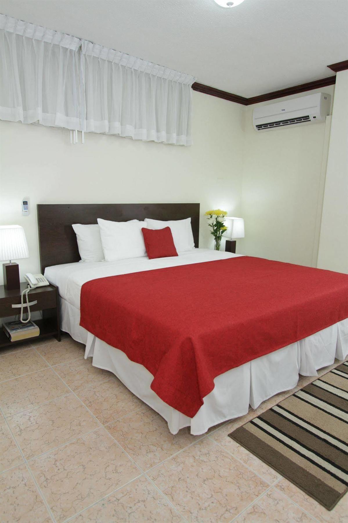 Az And Hotel
