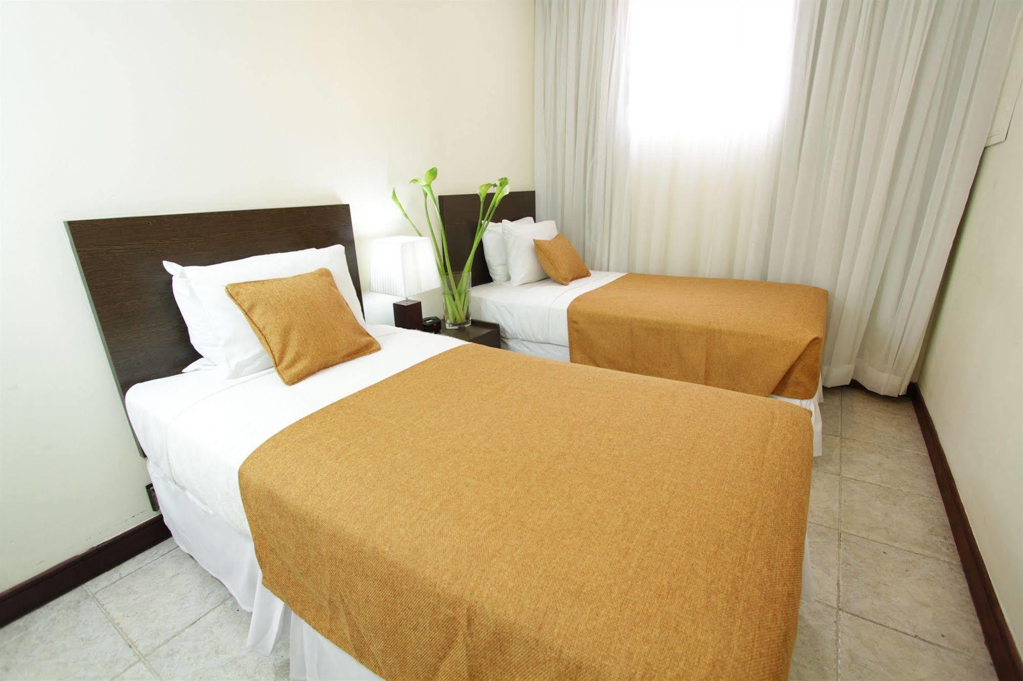 Hotel Az And